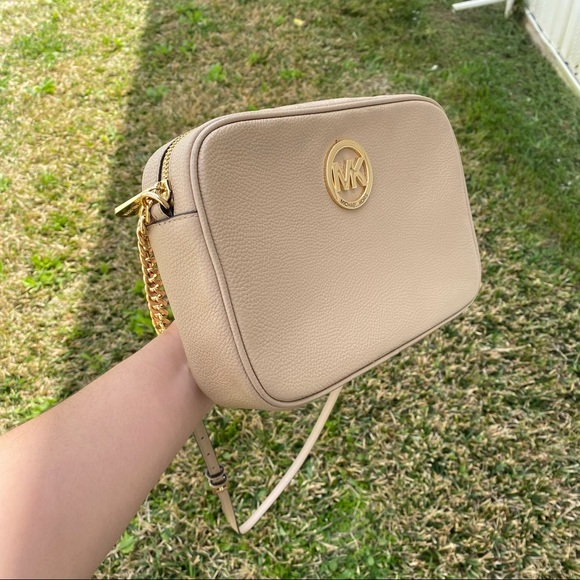 Michael Kors Light Camel Shoulder Bag - Picture 2 of 6